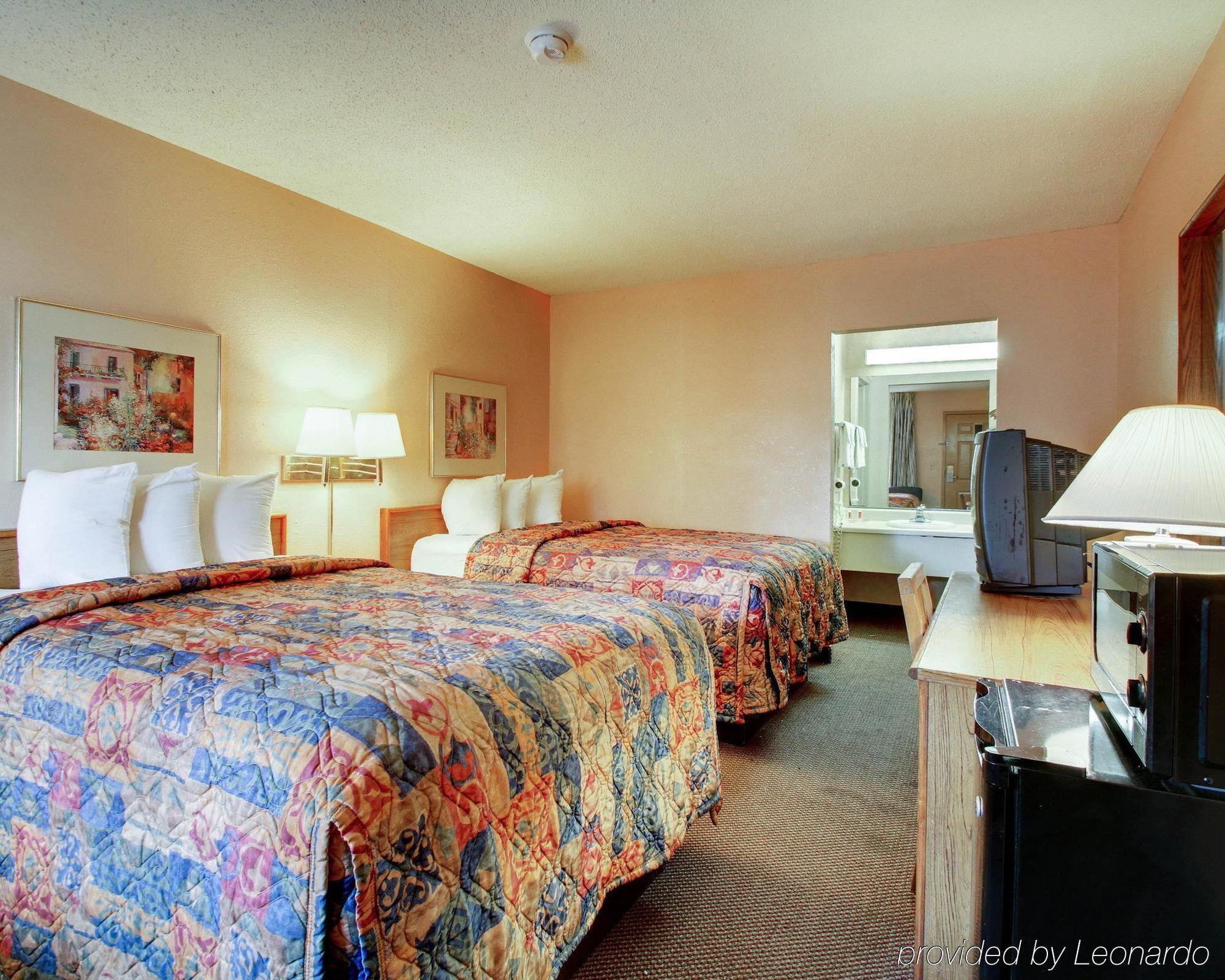 Econo Lodge North 리젤런드 외부 사진