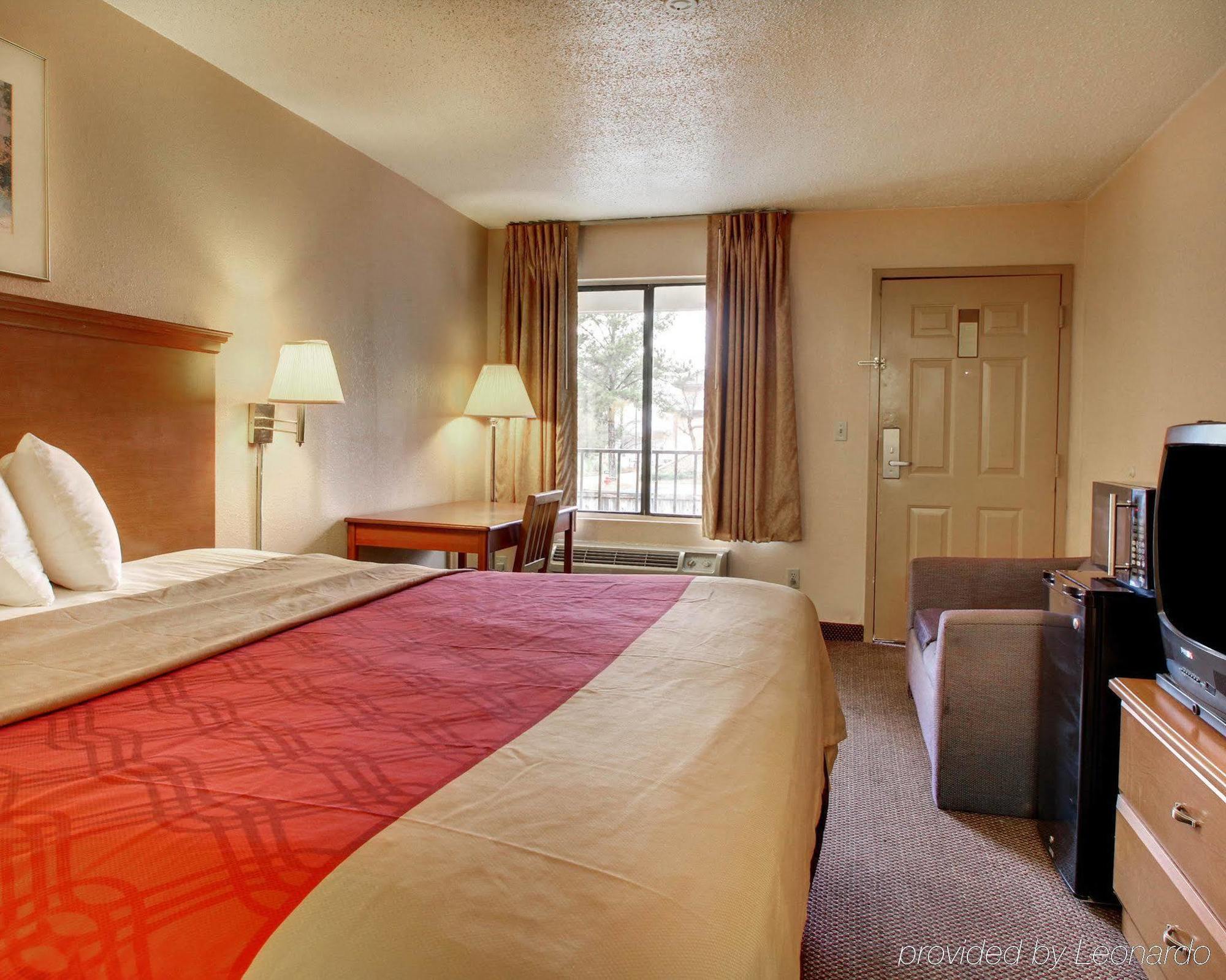 Econo Lodge North 리젤런드 외부 사진